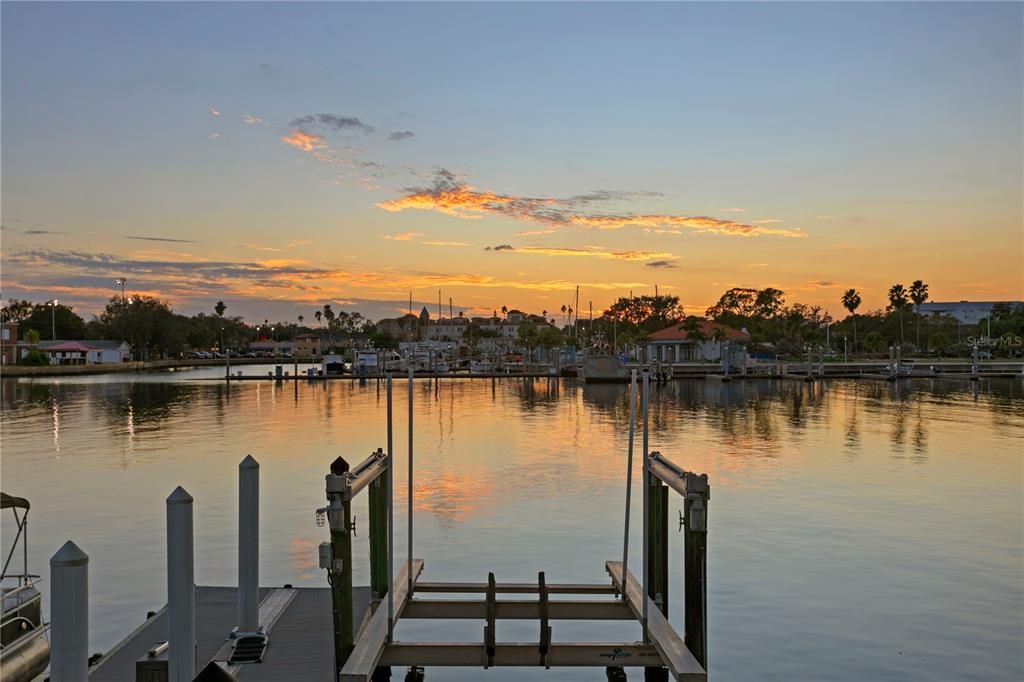 Active With Contract: $3,295,000 (4 beds, 3 baths, 3248 Square Feet)