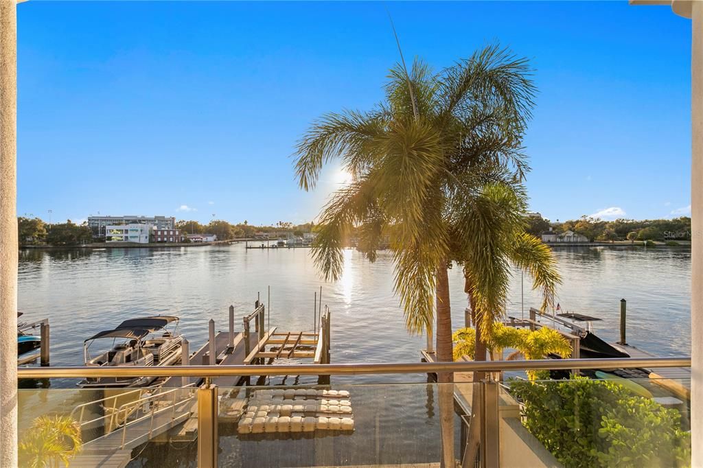 Active With Contract: $3,295,000 (4 beds, 3 baths, 3248 Square Feet)