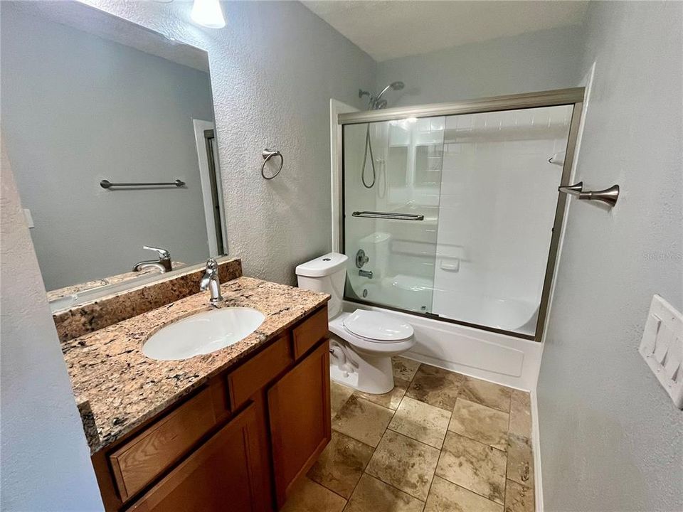 For Rent: $1,550 (1 beds, 1 baths, 642 Square Feet)