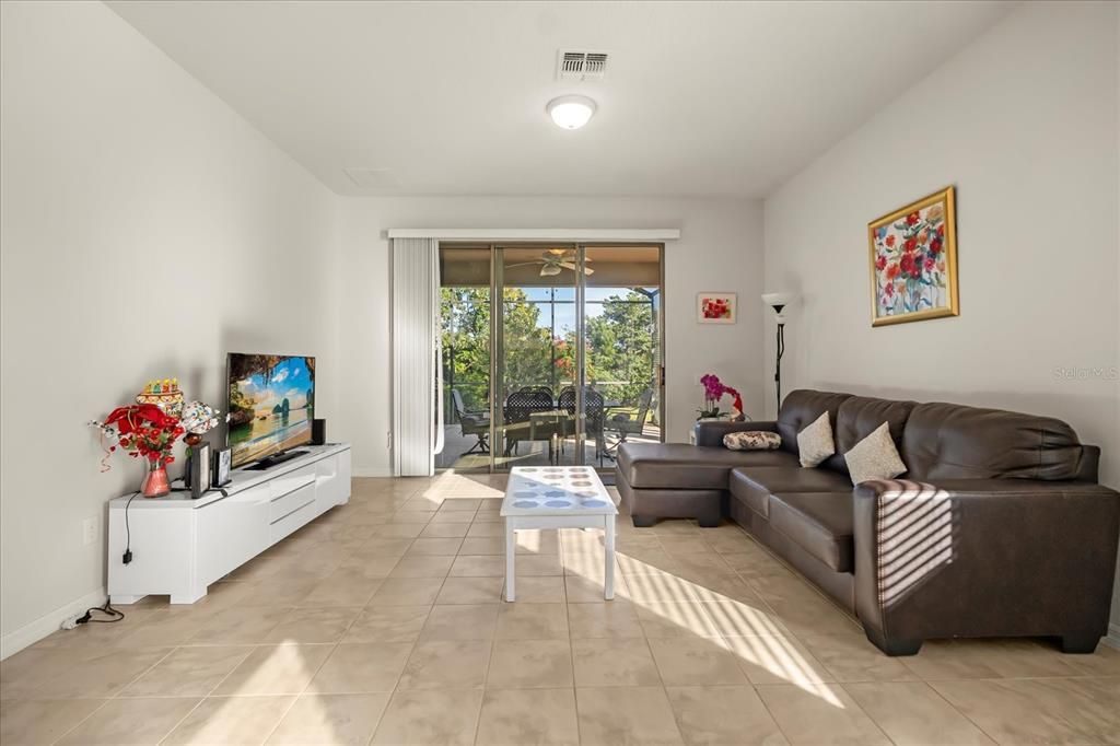 На продажу: $330,000 (2 спален, 2 ванн, 1772 Квадратных фут)