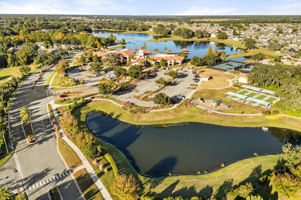 На продажу: $330,000 (2 спален, 2 ванн, 1772 Квадратных фут)