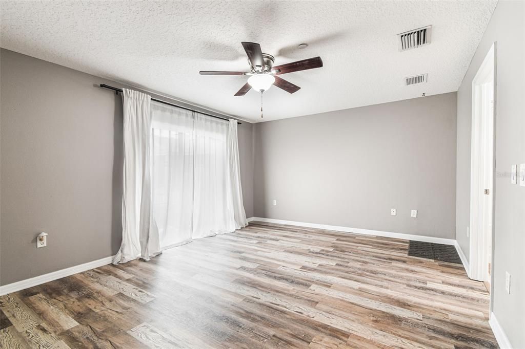 For Rent: $2,300 (3 beds, 3 baths, 1917 Square Feet)