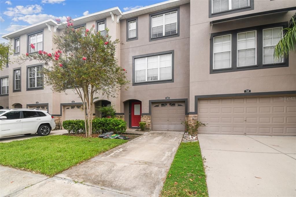 For Rent: $2,300 (3 beds, 3 baths, 1917 Square Feet)