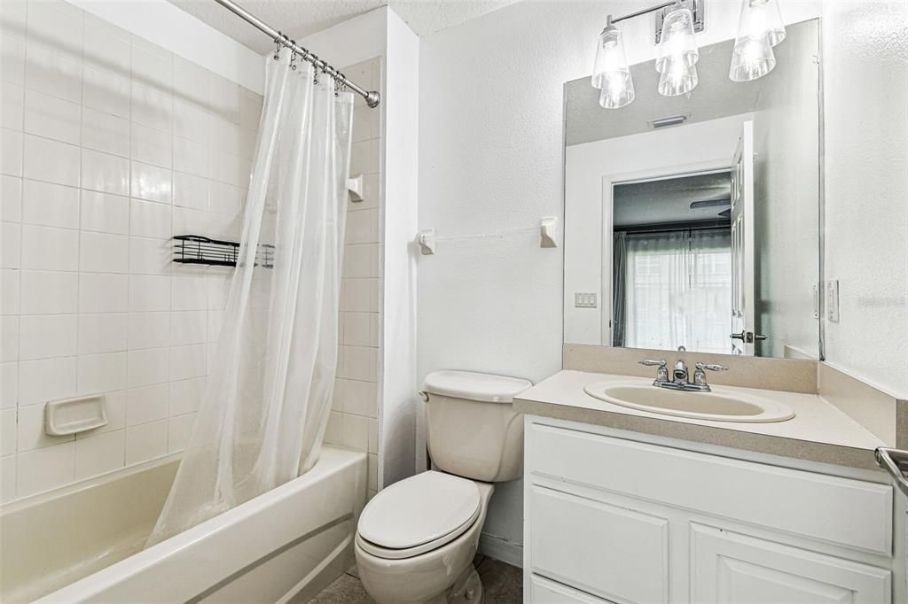 For Rent: $2,300 (3 beds, 3 baths, 1917 Square Feet)