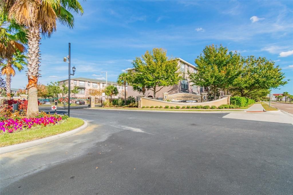 For Rent: $2,300 (3 beds, 3 baths, 1917 Square Feet)