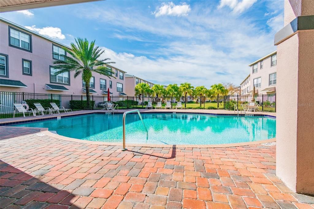 For Rent: $2,300 (3 beds, 3 baths, 1917 Square Feet)