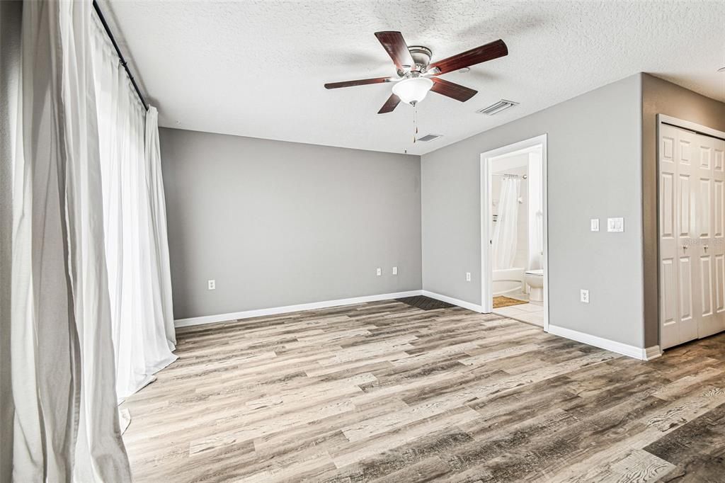 For Rent: $2,300 (3 beds, 3 baths, 1917 Square Feet)