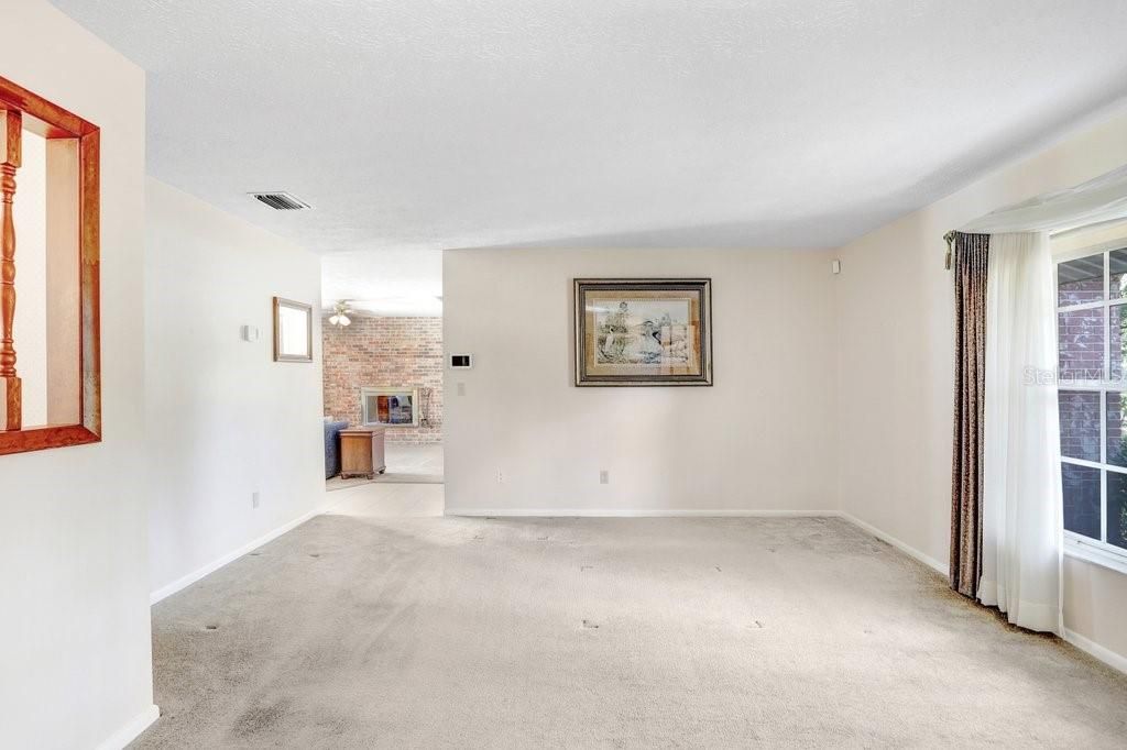 Activo con contrato: $450,000 (3 camas, 2 baños, 1532 Pies cuadrados)