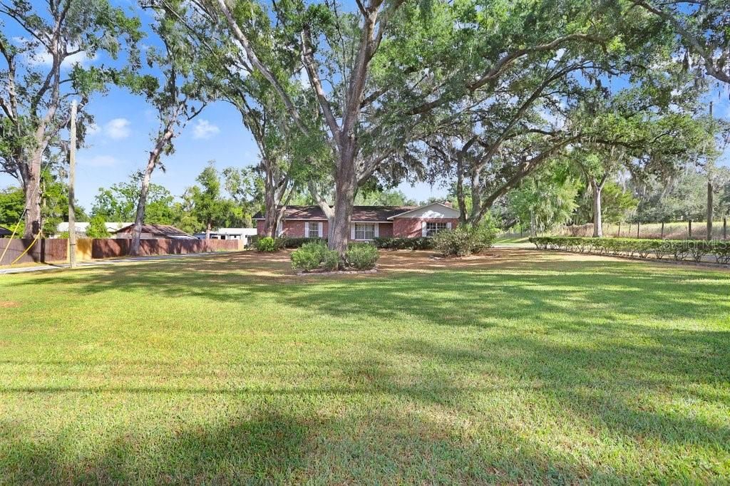 Activo con contrato: $450,000 (3 camas, 2 baños, 1532 Pies cuadrados)