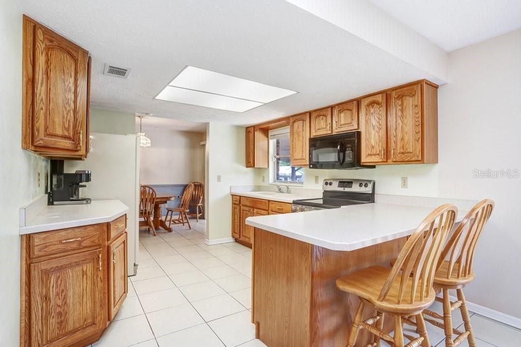 Activo con contrato: $450,000 (3 camas, 2 baños, 1532 Pies cuadrados)