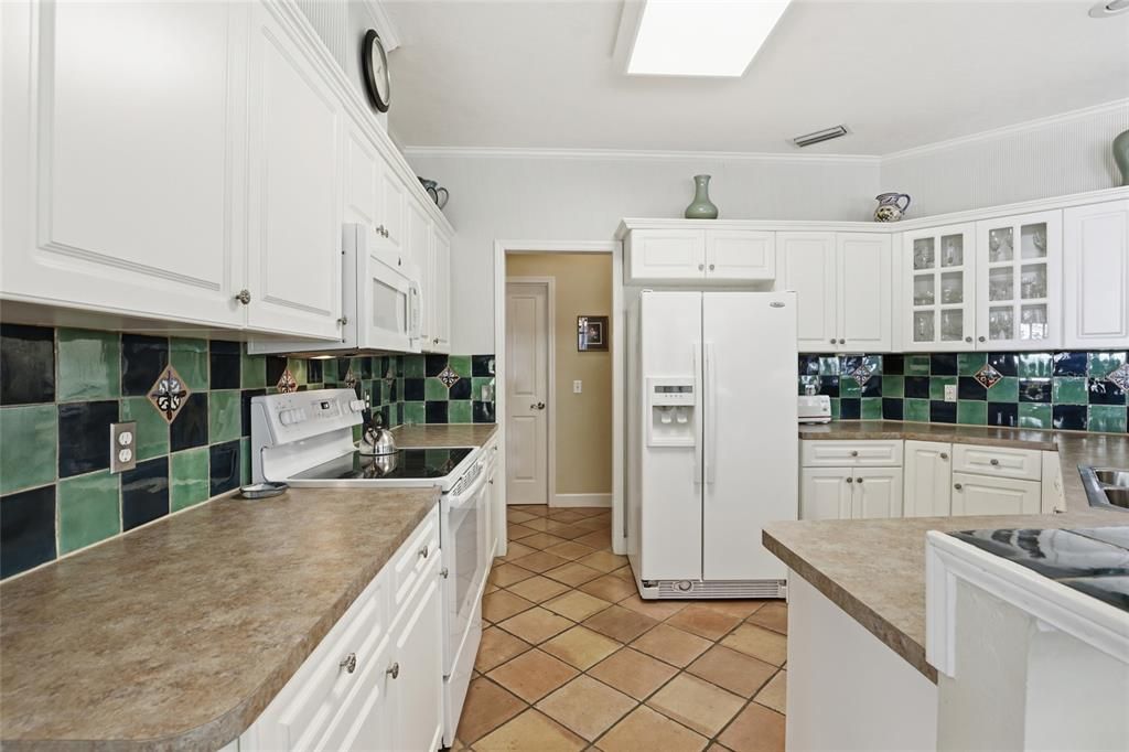 Active With Contract: $465,000 (4 beds, 2 baths, 2205 Square Feet)