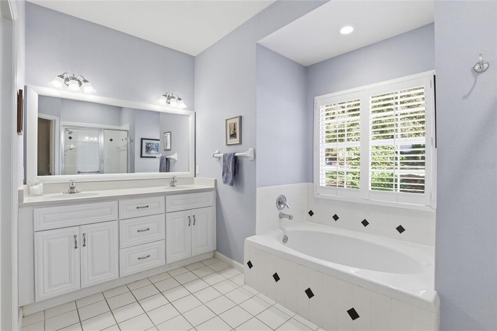 Active With Contract: $465,000 (4 beds, 2 baths, 2205 Square Feet)