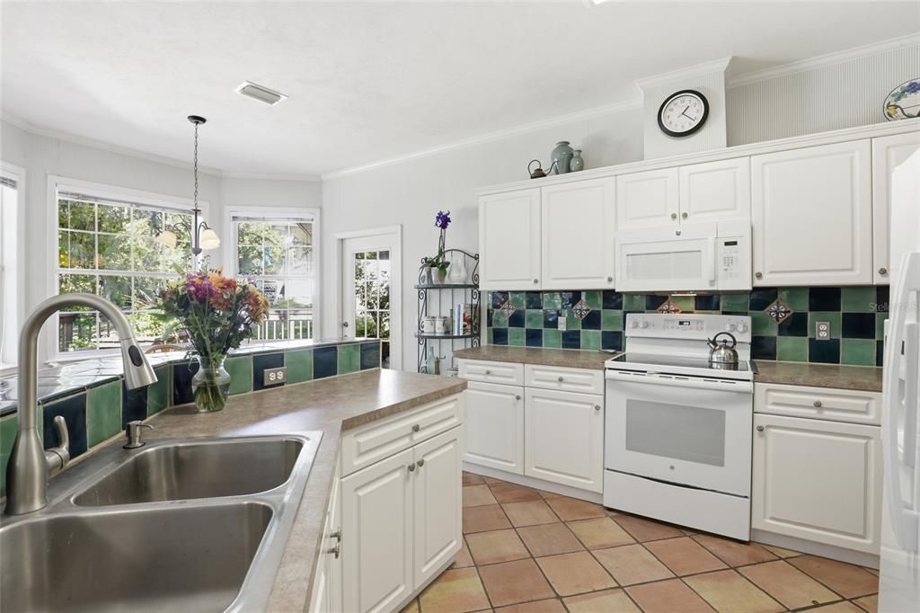 Active With Contract: $465,000 (4 beds, 2 baths, 2205 Square Feet)