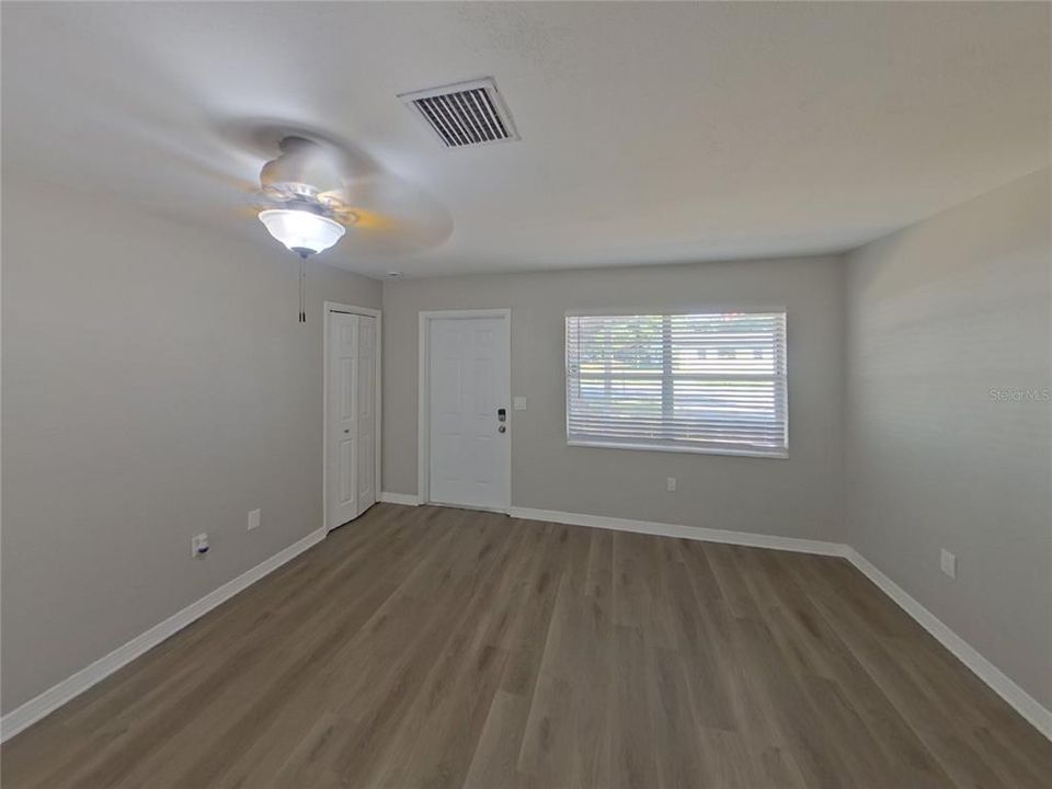 Active With Contract: $1,779 (3 beds, 1 baths, 1212 Square Feet)