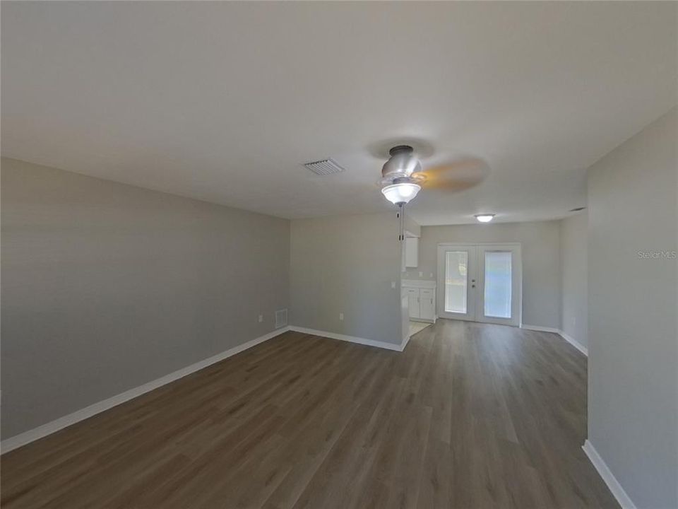 Active With Contract: $1,779 (3 beds, 1 baths, 1212 Square Feet)