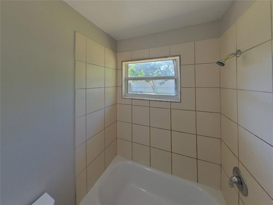 Active With Contract: $1,779 (3 beds, 1 baths, 1212 Square Feet)