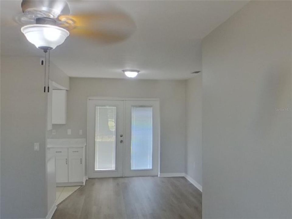 Active With Contract: $1,779 (3 beds, 1 baths, 1212 Square Feet)