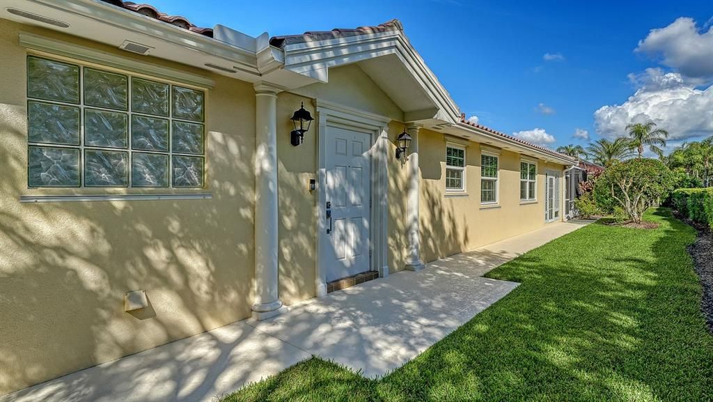 Под контрактом: $429,900 (2 спален, 2 ванн, 1534 Квадратных фут)