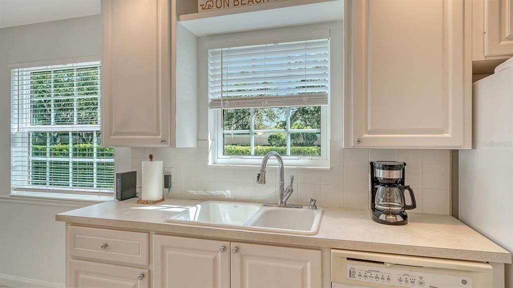 Под контрактом: $429,900 (2 спален, 2 ванн, 1534 Квадратных фут)