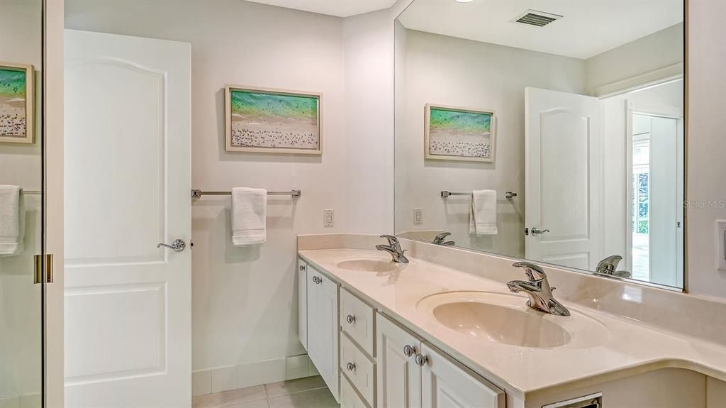 Под контрактом: $429,900 (2 спален, 2 ванн, 1534 Квадратных фут)