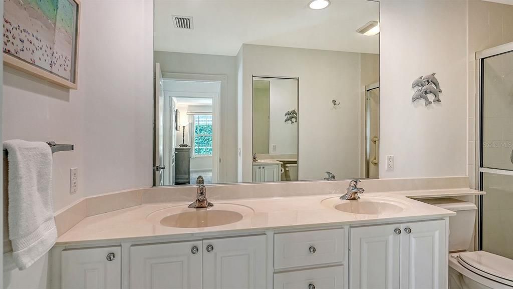 Под контрактом: $429,900 (2 спален, 2 ванн, 1534 Квадратных фут)