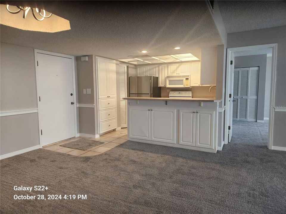 合同活跃: $2,450 (2 贝兹, 2 浴室, 1308 平方英尺)