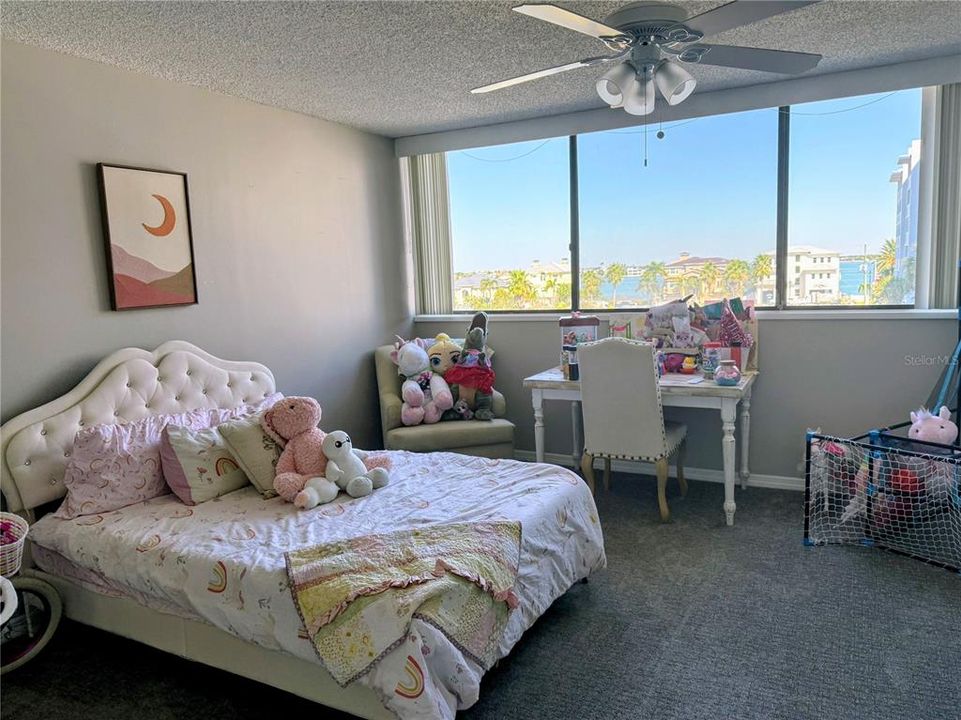 合同活跃: $2,450 (2 贝兹, 2 浴室, 1308 平方英尺)