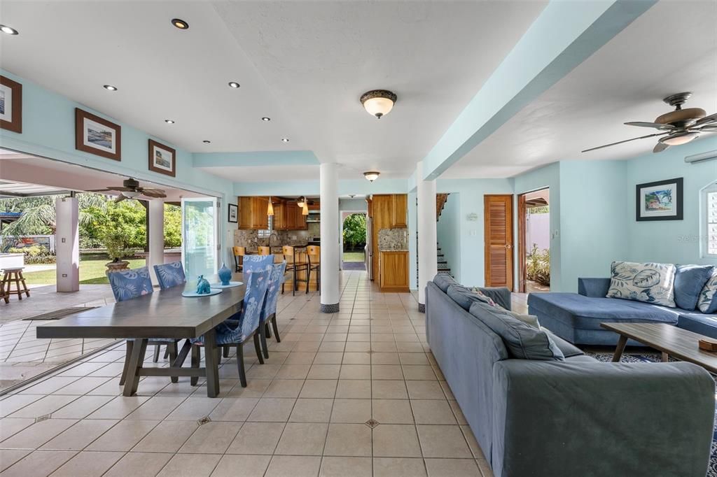 En Venta: $2,385,000 (3 camas, 4 baños, 2200 Pies cuadrados)