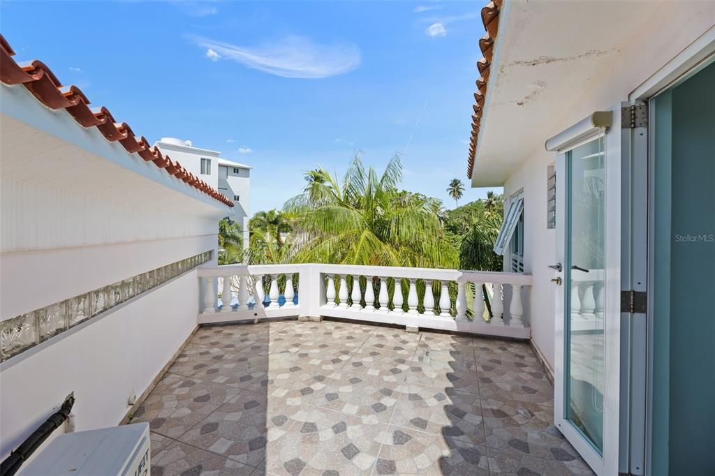 En Venta: $2,385,000 (3 camas, 4 baños, 2200 Pies cuadrados)