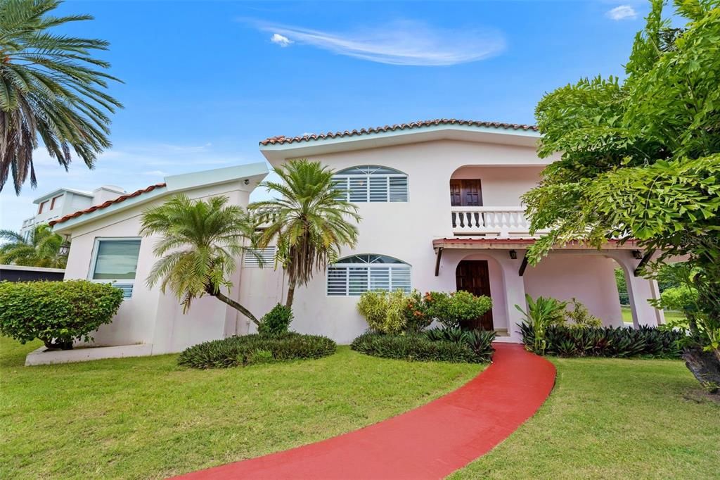 En Venta: $2,385,000 (3 camas, 4 baños, 2200 Pies cuadrados)