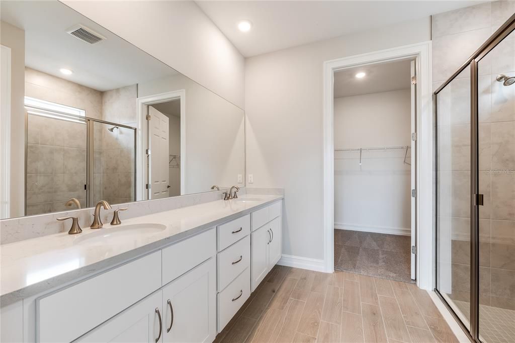 For Sale: $349,999 (3 beds, 2 baths, 1816 Square Feet)