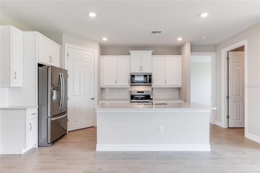 For Sale: $349,999 (3 beds, 2 baths, 1816 Square Feet)