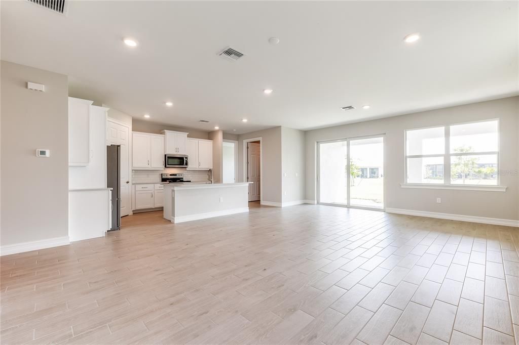 For Sale: $349,999 (3 beds, 2 baths, 1816 Square Feet)