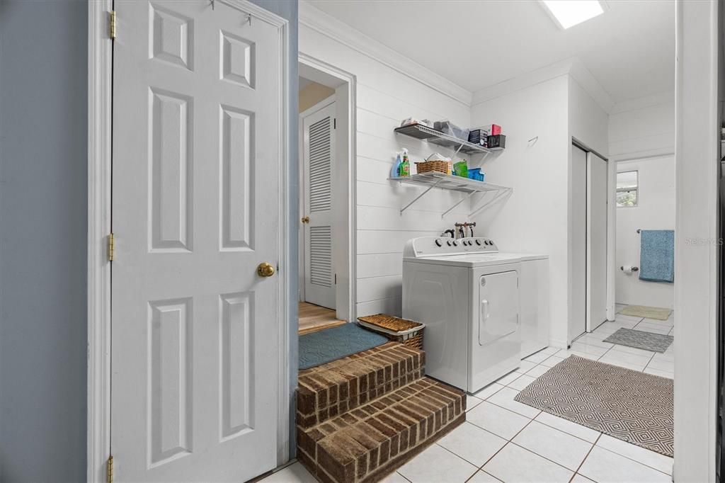 Active With Contract: $425,000 (3 beds, 2 baths, 2355 Square Feet)