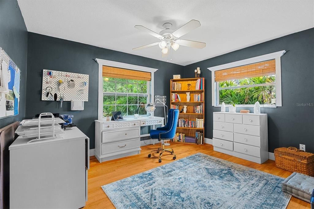 Active With Contract: $425,000 (3 beds, 2 baths, 2355 Square Feet)