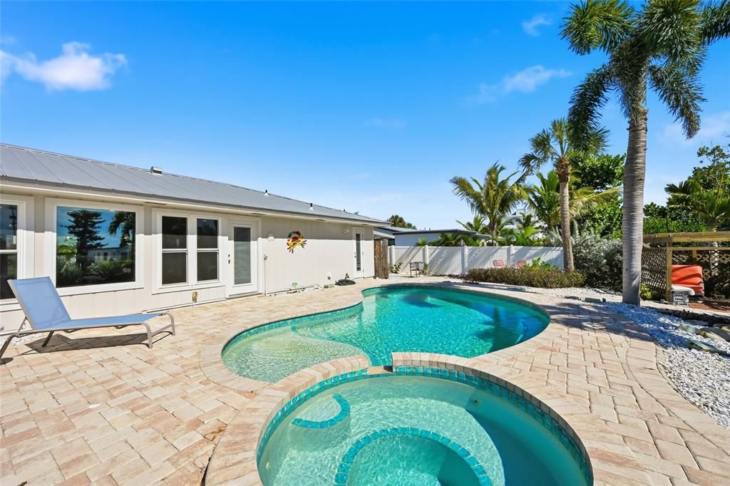 待售: $1,395,000 (3 贝兹, 3 浴室, 1627 平方英尺)