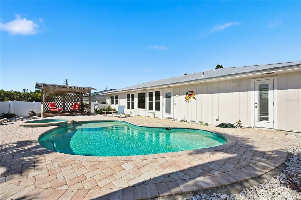 待售: $1,395,000 (3 贝兹, 3 浴室, 1627 平方英尺)