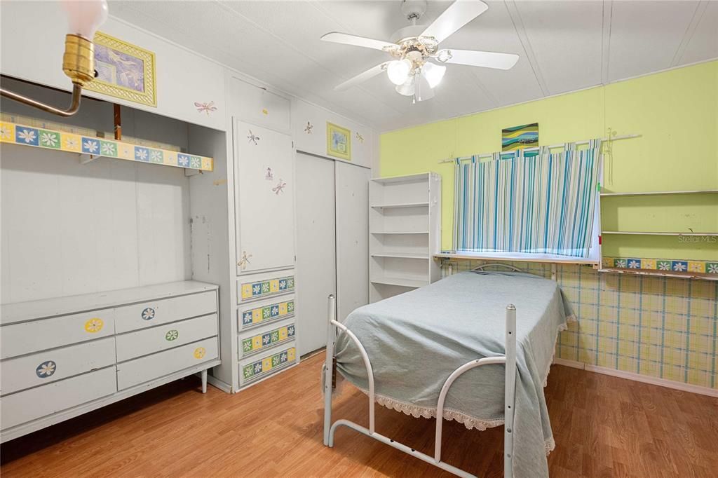 待售: $123,000 (2 贝兹, 2 浴室, 1008 平方英尺)