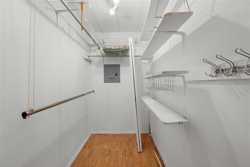 待售: $123,000 (2 贝兹, 2 浴室, 1008 平方英尺)