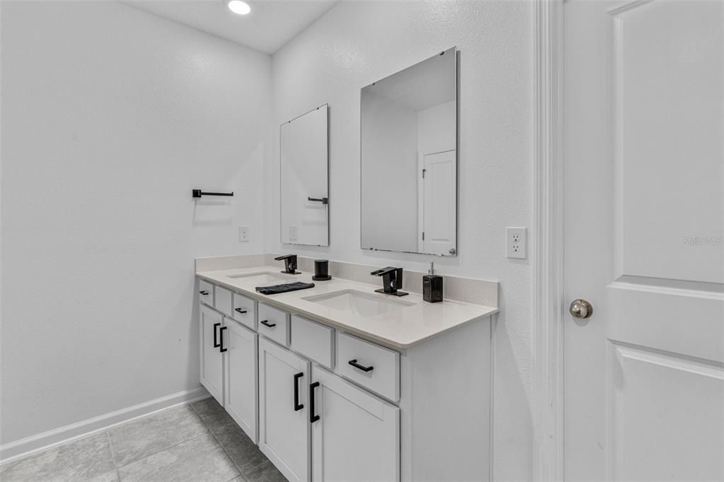 待售: $335,000 (3 贝兹, 2 浴室, 1330 平方英尺)