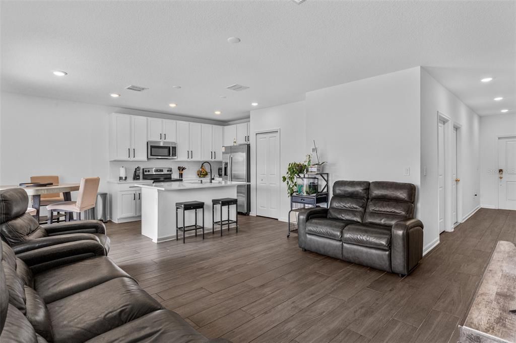 待售: $335,000 (3 贝兹, 2 浴室, 1330 平方英尺)