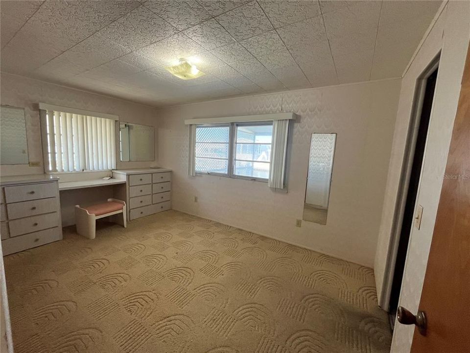 For Rent: $1,475 (2 beds, 1 baths, 880 Square Feet)