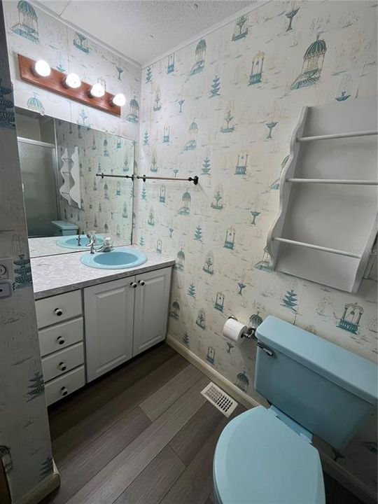 For Rent: $1,475 (2 beds, 1 baths, 880 Square Feet)