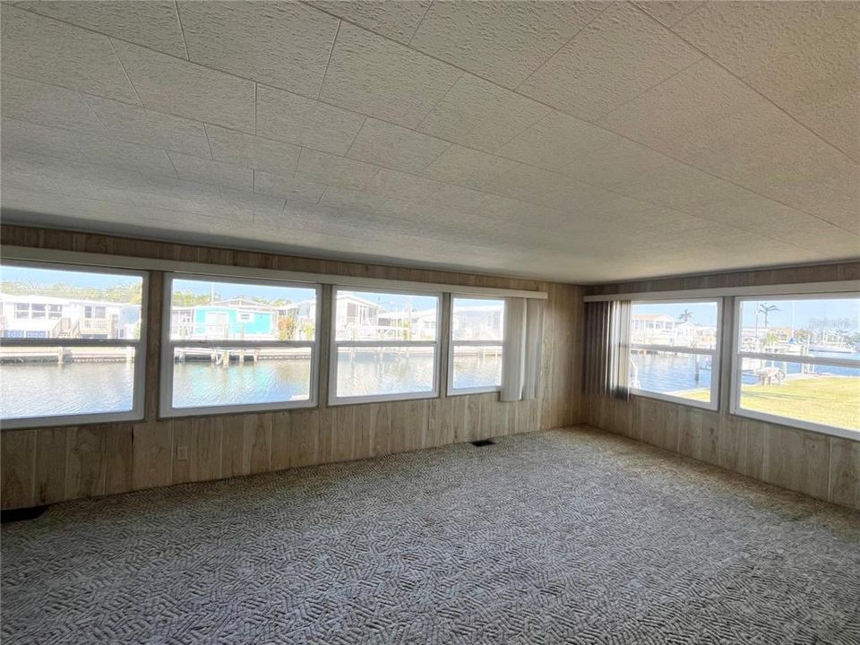 For Rent: $1,475 (2 beds, 1 baths, 880 Square Feet)