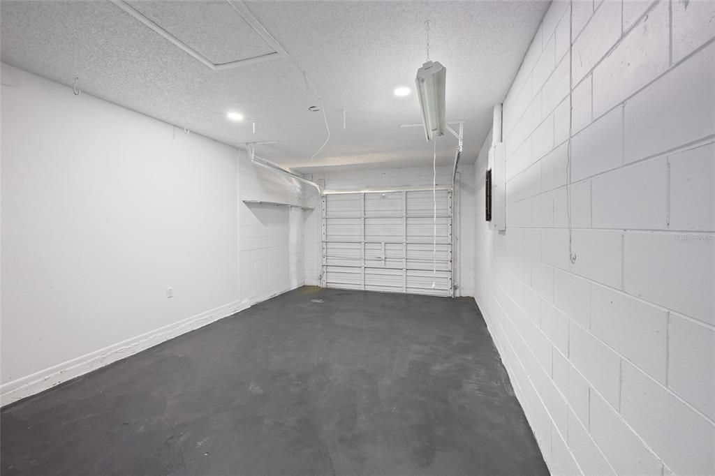 Active With Contract: $289,999 (2 beds, 2 baths, 872 Square Feet)