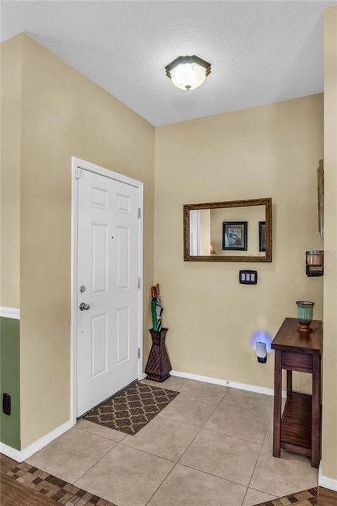 En Venta: $530,000 (4 camas, 2 baños, 2590 Pies cuadrados)