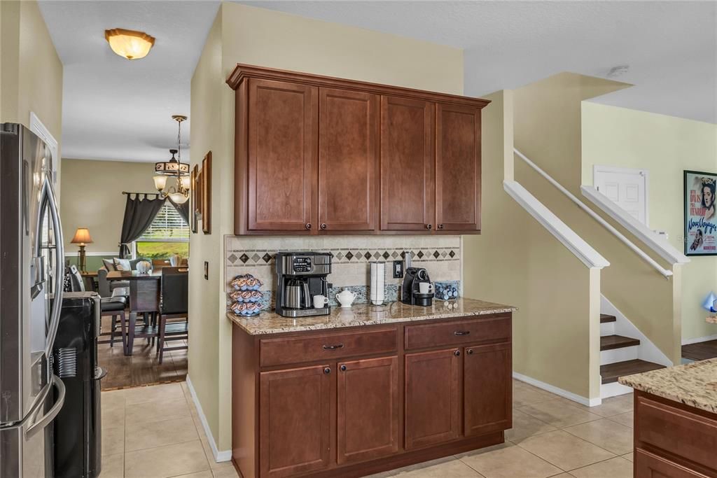 En Venta: $530,000 (4 camas, 2 baños, 2590 Pies cuadrados)