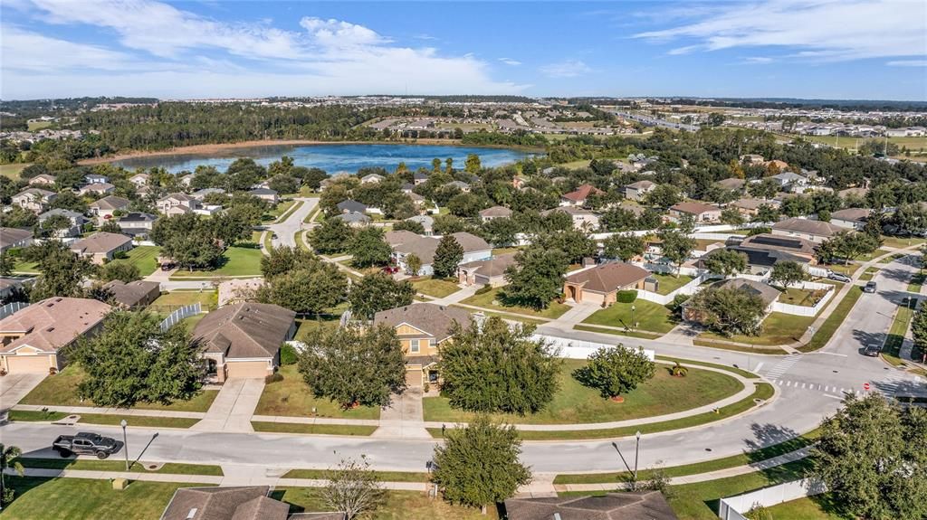 En Venta: $530,000 (4 camas, 2 baños, 2590 Pies cuadrados)