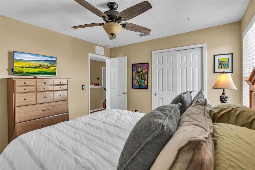 En Venta: $530,000 (4 camas, 2 baños, 2590 Pies cuadrados)