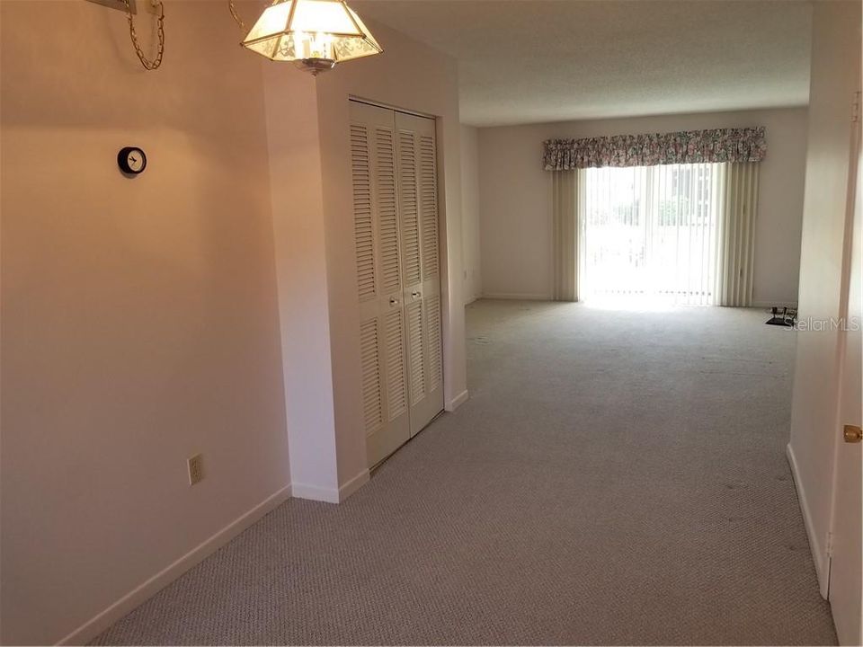 出租: $1,750 (2 贝兹, 1 浴室, 925 平方英尺)